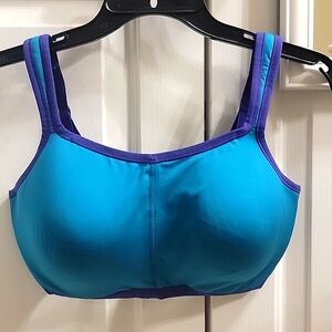 Natori High Impact Sports Bra. Size 34DDD